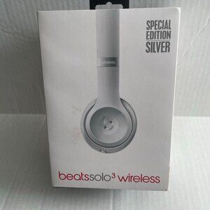 Beats by Dre Solo3 Wireless Over the Ear Headphones Special Edition Silver